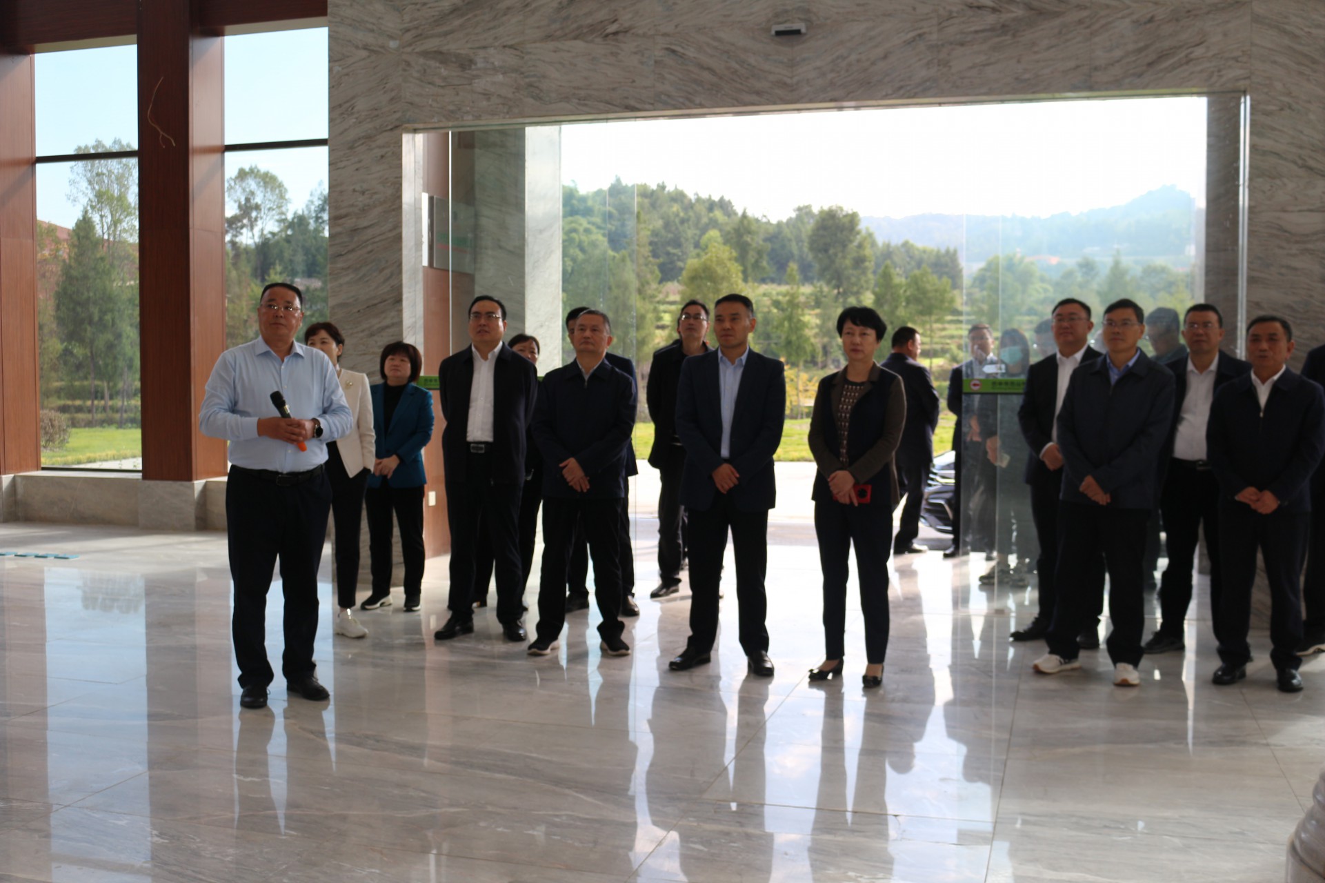 內江市黨政代表團一行考察巴山牧業